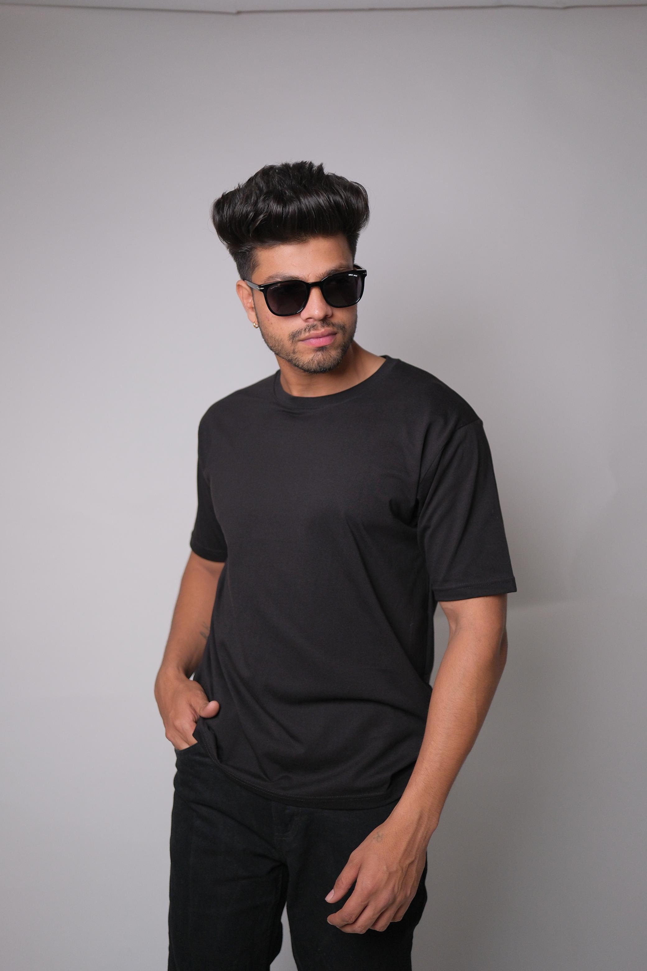 BLACK ROUND NECK SLIM FIT MEN'S T-SHIRT