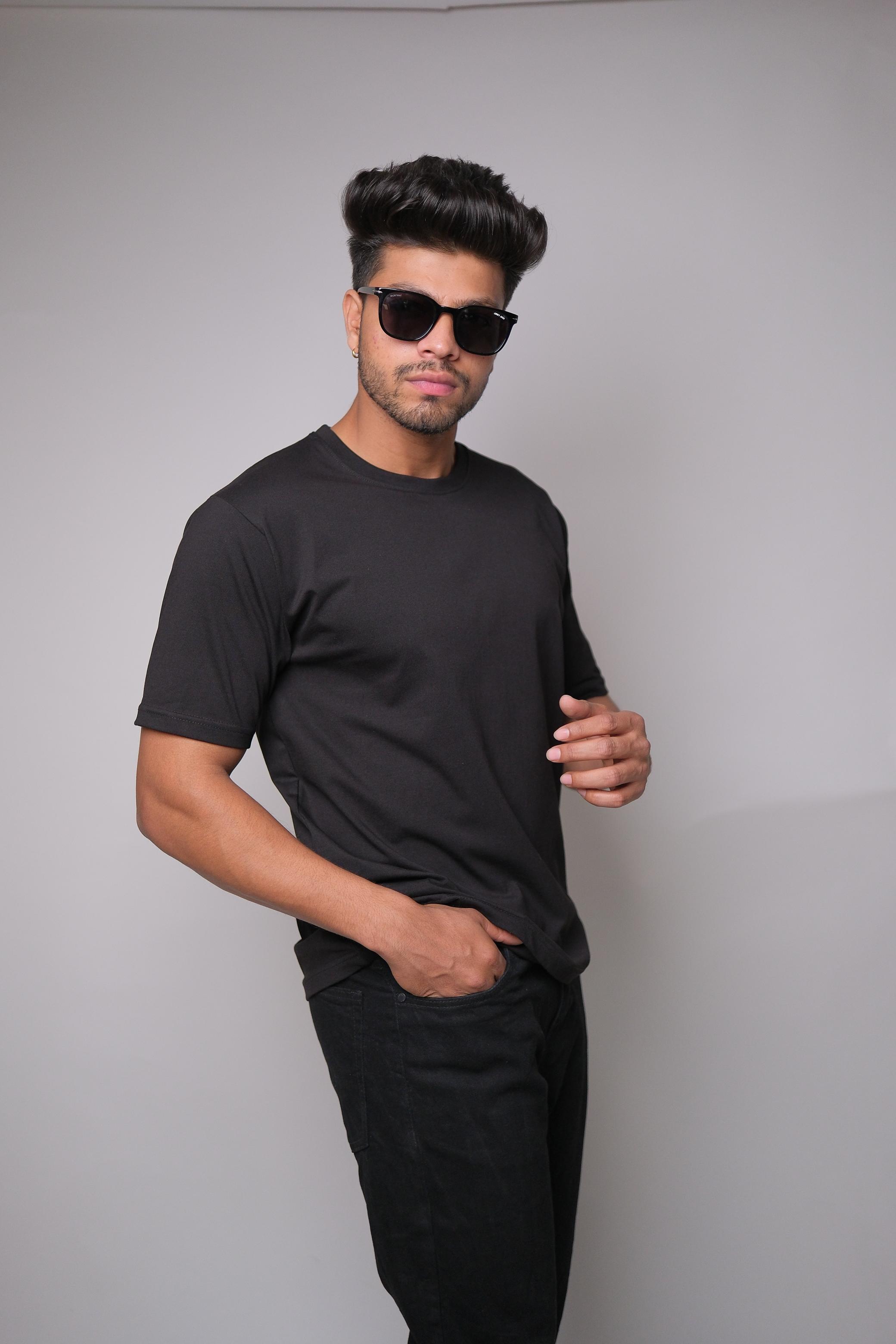 BLACK ROUND NECK SLIM FIT MEN'S T-SHIRT